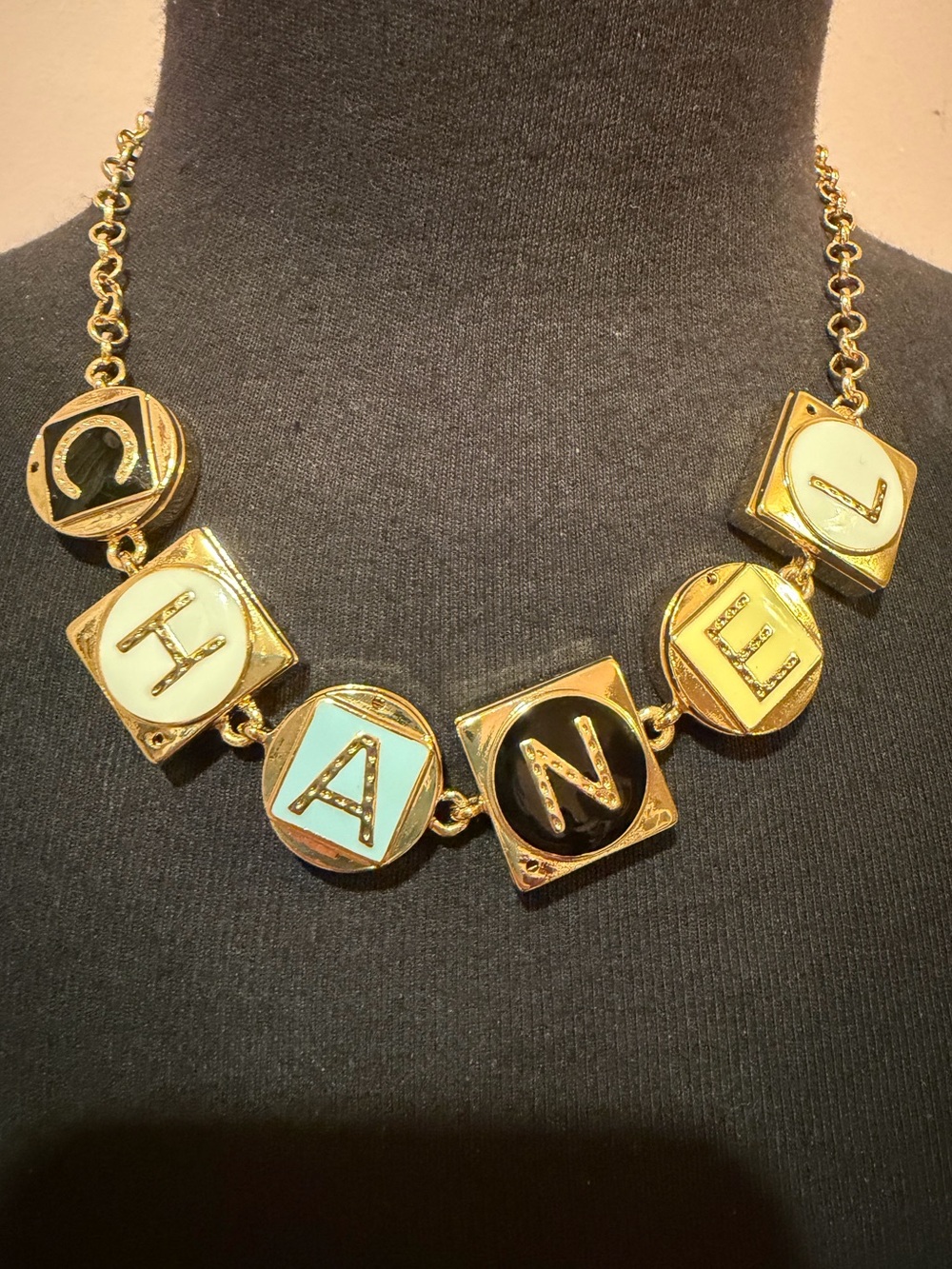 Necklace jewelry rose gold chain silver choker Chanel designer luxury magnets
